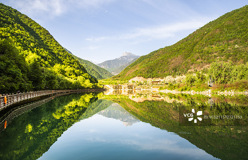 官鹅沟旅游实景1