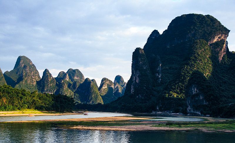 清晨漓江峰林