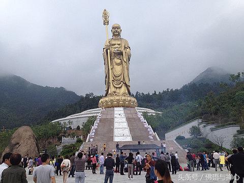 九华山圣像广场朝圣人流